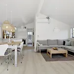 Sheyla - 150m From The Sea By Interhome *