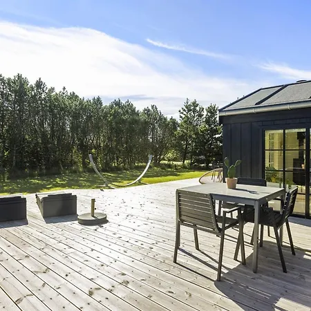 Sheyla - 150m From The Sea By Interhome